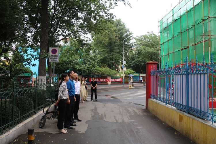 历下区委常委、政法委书记李乐军一行到燕山街道指导调研网格化社会治理建设工作