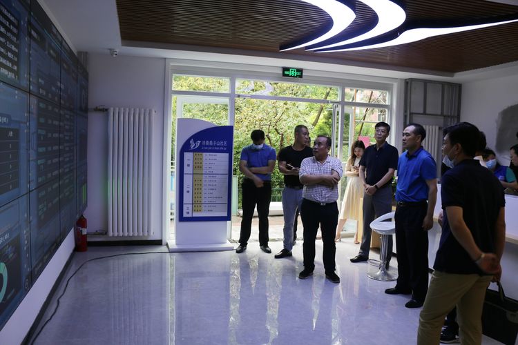 历下区委常委、政法委书记李乐军一行到燕山街道指导调研网格化社会治理建设工作