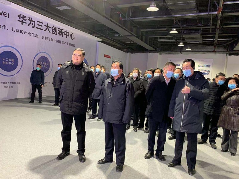 济南市重点项目建设观摩评议团到历下区观摩   济南软件开发